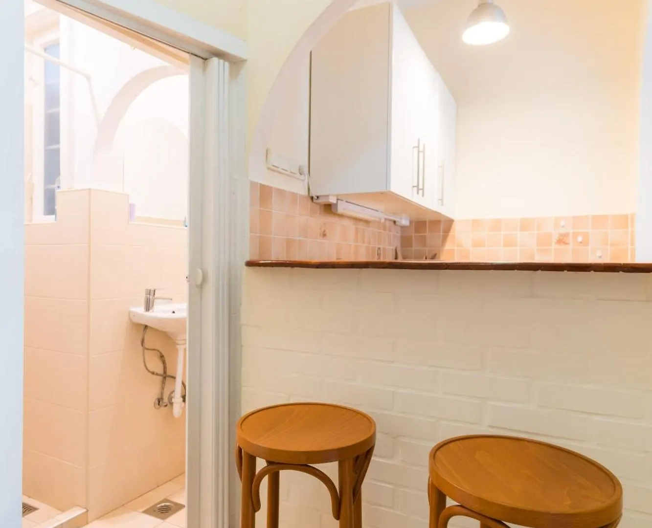 Sunny Studio With Balcony In Party District Budapest 0*,  Hongrie