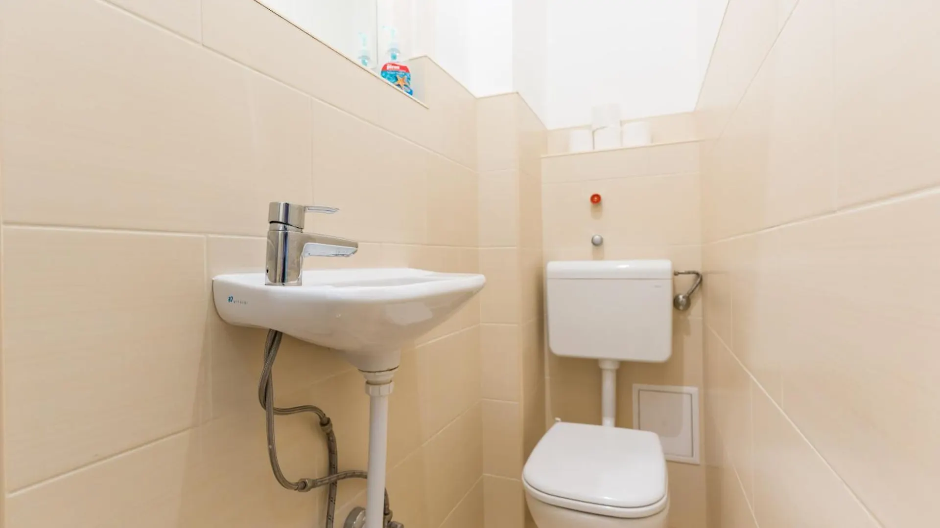 Appartement Sunny Studio With Balcony In Party District Budapest Hongrie